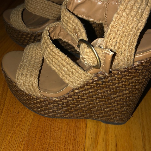 Heels - Picture 2 of 3